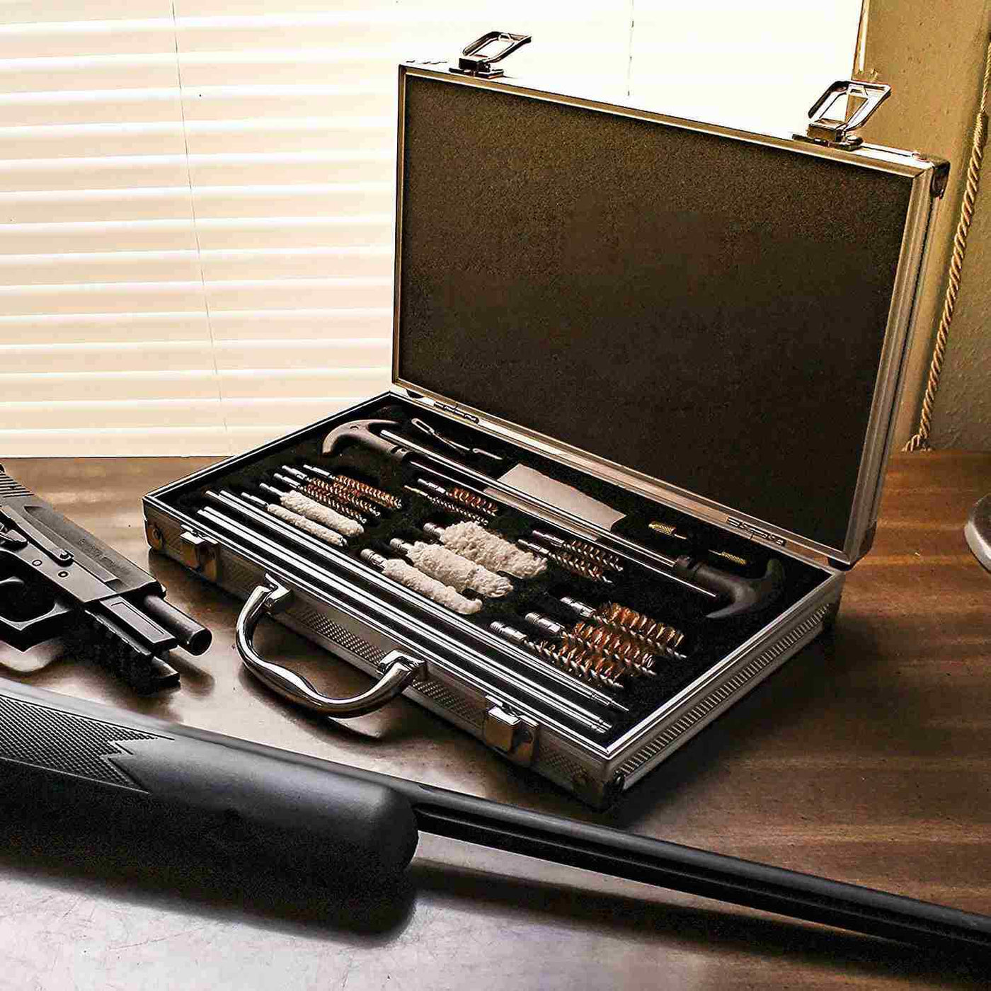 126-teilige Universalwaffenreinigungsset für Pistole, Gewehr und Schrotflinte - Komplettset mit Tragetasche